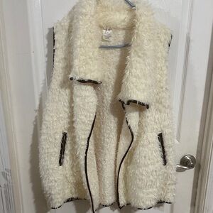 Women's Cream Fuzzy Vest
